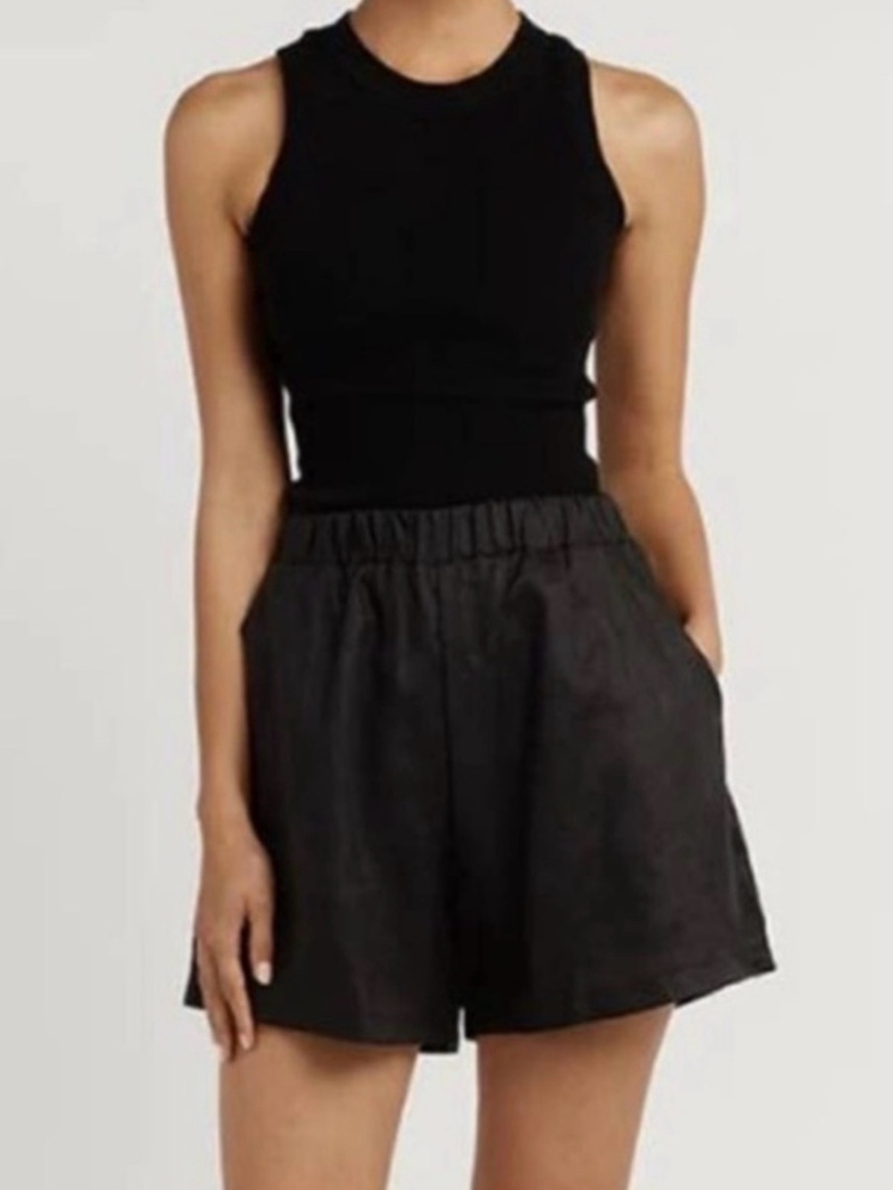 DISSH Black Elastic-Waist Bermuda Shorts